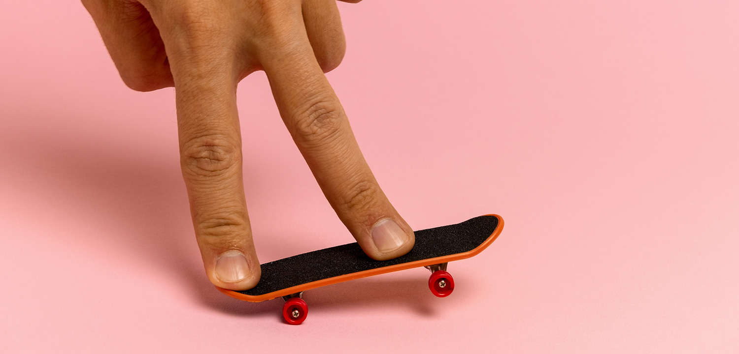 Skate Dedo Profissional De Madeira Com Rolamento Fingerboard